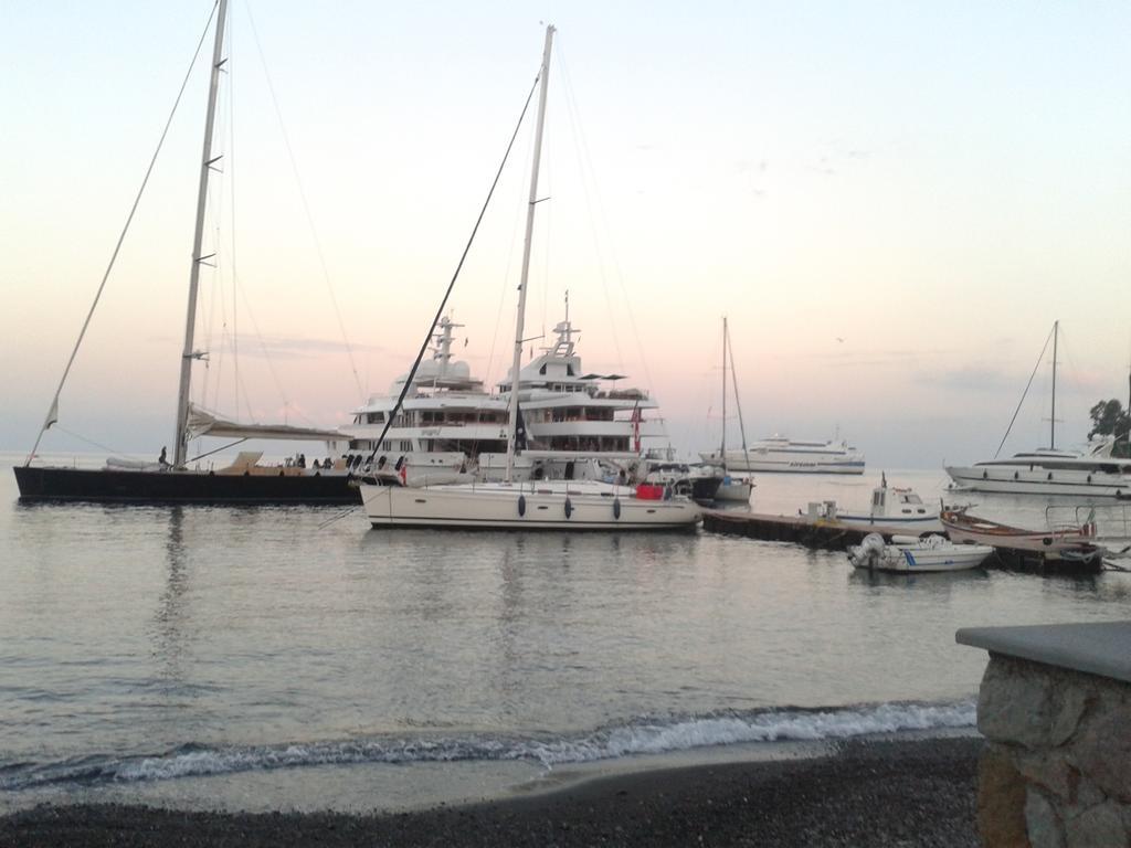 B&B Albatros Lipari  Exteriör bild